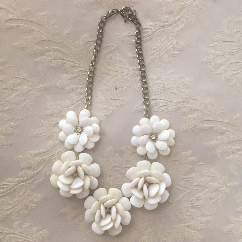 Francesca’s flower necklace